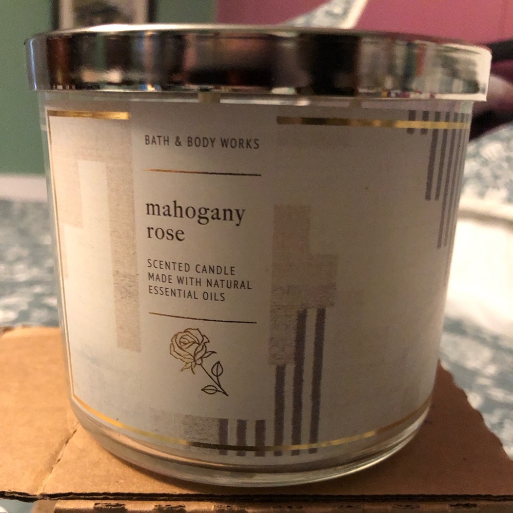 NWT Bath & Body Works 3 Wick Mahogany Rose Candle 🕯️ - Picture 1 of 3